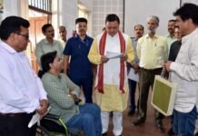 मुख्यमंत्री धामी ने आम जनता से भेंट कर सुनी जन समस्याएं