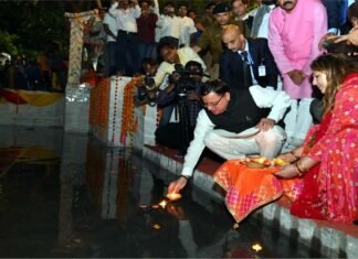 मुख्यमंत्री ने काशीपुर में दीपोत्सव-2022 कार्यक्रम में 51000 दीपो की श्रृंखला की प्रज्ज्वलित