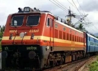 दीपावली से पहले केंद्र सरकार का रेलवे कर्मचारियों को तोहफा, 11.27 लाख लोगों को मिलेगा बोनस