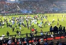 इंडोनेशिया में फुटबॉल मैच के दौरान भगदड़ मचने से 127 लोगों की मौत, 200 लोग घायल stampede during football match in Indonesia