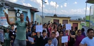 अंकिता को न्याय के लिए उत्तराखंड बंद का रहा मिला जुला असर, देखें पौड़ी, श्रीनगर से देहरादून तक कैसा रहा बंद