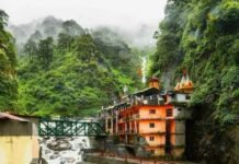 यमुनोत्री धाम के कपाट भी शीतकालीन बंद हुए, सैकड़ों श्रद्धालुओं ने लगाए मां यमुना के जयकारे