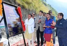 स्वास्थ्य मंत्री डॉ. रावत ने श्रीनगर मेडिकल कॉलेज में 10 बेड के हाईटेक आईसीयू का किया लोकापर्ण, शीघ्र बनेगा आधुनिक क्रिटिकल केयर सेंटर 10-bed-icu-in-srinagar