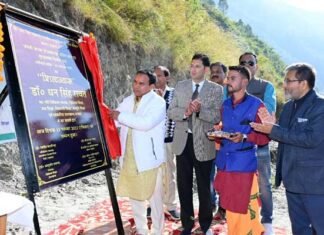 स्वास्थ्य मंत्री डॉ. रावत ने श्रीनगर मेडिकल कॉलेज में 10 बेड के हाईटेक आईसीयू का किया लोकापर्ण, शीघ्र बनेगा आधुनिक क्रिटिकल केयर सेंटर 10-bed-icu-in-srinagar