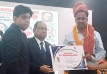 शिक्षक बिपिन चौहान को उत्तराखंड रत्न पुरस्कार मिलने पर शिक्षकों ने जताई खुशी Uttarakhand Ratna Award