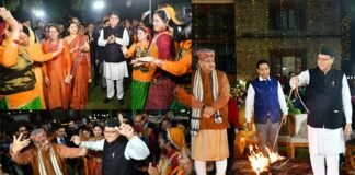 सीएम धामी ने मुख्यमंत्री आवास पर भैलो खेलकर मनाई इगास, अपनी लोक परम्पराओं एवं लोक संस्कृति को आगे बढ़ाने का किया आह्वान cm-dhami ne mukhyamantri awas par bhailo khelakar manayi igaas