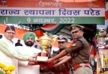 उत्तराखंड के इस थाने को मिला राज्य के सर्वश्रेष्ठ पुलिस थाने का अवार्ड, राज्य स्थापना दिवस पर राज्यपाल व मुख्यमंत्री ने दिया सम्मान चोरगलिया थाना उत्तराखंड का सर्वश्रेष्ठ पुलिस थाना