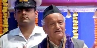 राज्यपाल कोश्यारी के छत्रपति शिवाजी पर दिए गए बयान के बाद महाराष्ट्र में गरमाई राजनीति, तीन दिनों से हो रहा विरोध Governor bhagat singh Koshyari