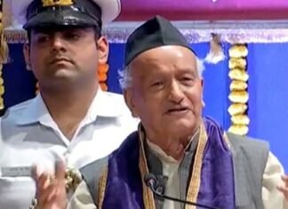 राज्यपाल कोश्यारी के छत्रपति शिवाजी पर दिए गए बयान के बाद महाराष्ट्र में गरमाई राजनीति, तीन दिनों से हो रहा विरोध Governor bhagat singh Koshyari