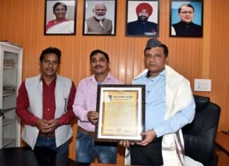 उत्तराखंड सूचना महानिदेशक बंशीधर तिवारी को हेवलवाणी गढ़ भूमि सम्मान 2022 Hewalwani Garh Bhoomi Samman 2022