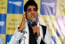 गुजरात विधानसभा चुनाव : आम आदमी पार्टी ने गुजरात में अपना सीएम कैंडिडेट किया घोषित Ishudan Gadhvi will be your CM candidate in Gujarat.