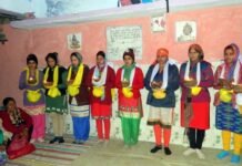 बैकुंठ चतुर्दर्शी पर्व पर थानेश्वर महादेव मंदिर में 6 निसंतान दंपतियों ने किया ‘खड़ दीया’ अनुष्ठान Khad Diya thaneshwar mandir