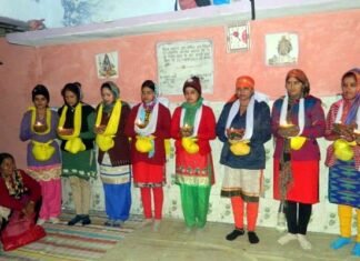 बैकुंठ चतुर्दर्शी पर्व पर थानेश्वर महादेव मंदिर में 6 निसंतान दंपतियों ने किया ‘खड़ दीया’ अनुष्ठान Khad Diya thaneshwar mandir