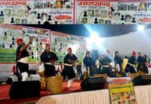 वेस्ट विनोद नगर: उत्तराखंड राज्य आंदोलनकारी शहीदों को समर्पित सांस्कृतिक संध्या में किशन महिपाल के गीतों की रही धूम