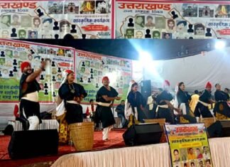 वेस्ट विनोद नगर: उत्तराखंड राज्य आंदोलनकारी शहीदों को समर्पित सांस्कृतिक संध्या में किशन महिपाल के गीतों की रही धूम