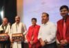 वरिष्ठ रंगकर्मी विमल बहुगुणा व सामाजिक कार्यकर्ता संजय कुमार फौजी को किया सम्मानित Vimal Bahuguna and Sanjay Kumar Fauji honored