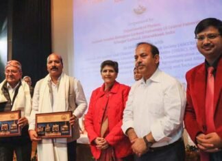 वरिष्ठ रंगकर्मी विमल बहुगुणा व सामाजिक कार्यकर्ता संजय कुमार फौजी को किया सम्मानित Vimal Bahuguna and Sanjay Kumar Fauji honored