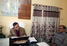 नशा उन्मूलन प्रभारी चमोला ने डायट प्राचार्य लक्ष्मण सिंह दानू से की मुलाकात