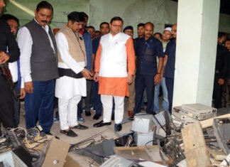 सीएम धामी ने रानीबाग स्थित एचएमटी फैक्ट्री का किया निरीक्षण, बोले विकास के लिए बनेगा मास्टर प्लान