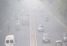 दिल्ली में ट्रकों के प्रवेश पर लगाई रोक हटाई गई, 9 नवंबर से स्कूल भी खुलेंगे Ban on entry of trucks in Delhi removed