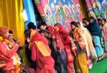 पौड़ी गढ़वाल के धारी गांव की रामलीला में उमड़ी दर्शकों की भारी भीड़ dhari-ki-ramleela