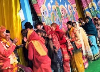 पौड़ी गढ़वाल के धारी गांव की रामलीला में उमड़ी दर्शकों की भारी भीड़ dhari-ki-ramleela