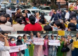 छावला गैंग रेप मामले के आरोपियों को बरी करने के विरोध में सुप्रीम कोर्ट के बाहर जोरदार धरना प्रदर्शन, महिलाओं ने माथे पर काली पट्टी बाँध कर जताया विरोध