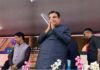 केंद्रीय परिवहन मंत्री नितिन गडकरी की कार्यक्रम के दौरान मंच पर बिगड़ी तबीयत, पहले भी हो गए थे बेहोश Union Transport Minister Nitin Gadkari