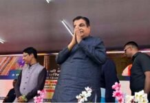 केंद्रीय परिवहन मंत्री नितिन गडकरी की कार्यक्रम के दौरान मंच पर बिगड़ी तबीयत, पहले भी हो गए थे बेहोश Union Transport Minister Nitin Gadkari