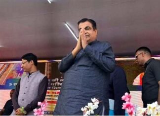 केंद्रीय परिवहन मंत्री नितिन गडकरी की कार्यक्रम के दौरान मंच पर बिगड़ी तबीयत, पहले भी हो गए थे बेहोश Union Transport Minister Nitin Gadkari