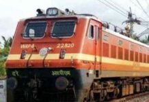 बिहार में चोरों का बड़ा कारनामा: रेलवे स्टेशन तक सुरंग खोदकर चुरा लिया रेल का पूरा इंजन, बेच भी दिया, पुलिस हैरान stole the entire engine of the train in Bihar