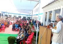 गुरू ही बच्चों को बेहतर शिक्षा व संस्कार देता हैः गढ़वाल सांसद