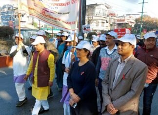 विश्व एड्स दिवस पर दून में निकाली जागरूकता रैली, उत्तराखंड में HIV संक्रमण की दर में कमी अच्छे संकेतः डॉ. धन सिंह रावत Awareness rally organized in Doon on World AIDS Day, Health Minister flagged off