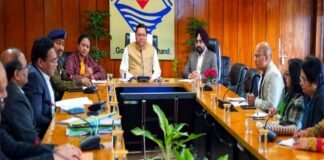 कोरोना को लेकर सीएम धामी ने ली हाई लेवल मीटिंग, बूस्टर डोज लगाने को लेकर अभियान चलाने, जीनोम सिक्वेंसिंग सहित दिए ये निर्देश CM Dhami held a meeting regarding Corona