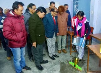 जिला स्तरीय इंस्पायर अवार्ड प्रतियोगिता में बाल वैज्ञानिकों ने प्रस्तुत किये विज्ञान के बेहतरीन मॉडल, पहले दिन इन ब्लॉक के बच्चों ने प्रस्तुत किये अपने प्रोजेक्ट Child scientists presented models of science in district level inspire award competition