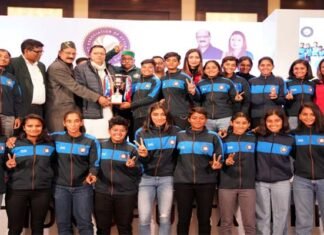 सीएम धामी ने उत्तराखण्ड महिला अंडर 19 क्रिकेट टीम के सदस्यों को किया सम्मानित Uttarakhand womens under 19 cricket team