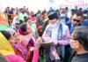 सुराज दिवस पर मुख्यमंत्री ने चंपावत के टनकपुर में चौपाल लगाकर सुनी जन समस्याएं, अधिकारियों को तत्काल निस्तारण के दिये निर्देश cm dhami chaupal at tanakpur