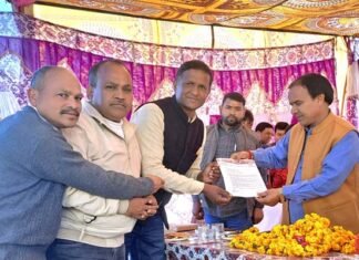 राजकीय शिक्षक संघ पौड़ी ने किया प्रधानाचार्य पद पर सीधी भर्ती का विरोध, शिक्षा मंत्री को दिया ज्ञापन -direct-recuitment-principal-inter college