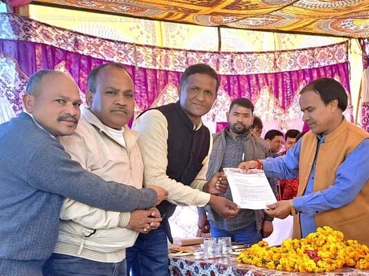 राजकीय शिक्षक संघ पौड़ी ने किया प्रधानाचार्य पद पर सीधी भर्ती का विरोध, शिक्षा मंत्री को दिया ज्ञापन -direct-recuitment-principal-inter college