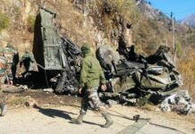दुखद: सेना का ट्रक खाई में गिरने से 16 जवानों की मौत, चार घायल, रेस्क्यू जारी, पीएम मोदी ने जताया दुख Sikkim Road Accident
