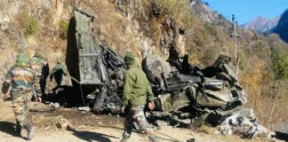 दुखद: सेना का ट्रक खाई में गिरने से 16 जवानों की मौत, चार घायल, रेस्क्यू जारी, पीएम मोदी ने जताया दुख Sikkim Road Accident