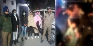 फेसबुक स्टेटस पर कमेंट को लेकर लड़कियों के दो गुटों में चले लाठी-डंडे, सड़क पर गिराकर पीटा, इंटरनेट पर वीडियो वायरल, चार युवतियां गिरफ्तार roorkee-girls-fight-case