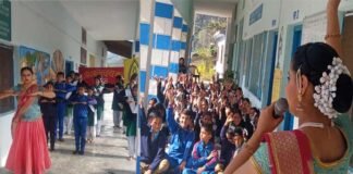 स्पिक मैके संस्था ने पौड़ी, टिहरी व रूद्रप्रयाग के विभिन्न सरकारी विद्यालयों में शास्त्रीय नृत्य-संगीत की विभिन्न शैलियों से छात्रों को कराया रूबरू