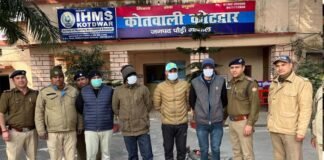 नशा तस्करों के खिलाफ पुलिस की कार्रवाई: कोटद्वार में 2 लाख की चरस के साथ 4 युवक गिरफ्तार 4 youths arrested with charas in kotdwar