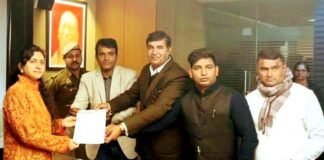 ग्रेनो प्राधिकरण सीईओ से मिला फेडरेशन ऑफ आरडब्ल्यूए का प्रतिनिधिमंडल, सौंपा आठ सूत्रीय ज्ञापन Federation of RWAs met the CEO of Greno Authority