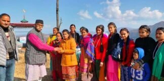 ढोल सागर की थाप से गूंजा पौड़ी के घुसगलीखाल का मकरैंण मेला, रस्साकशी प्रतियोगिता में महिलाओं ने दिखाया दमखम