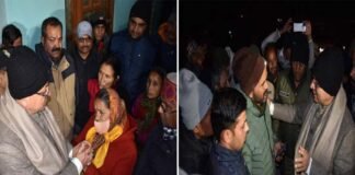 जोशीमठ पहुंचकर मुख्यमंत्री धामी ने भू-धसाव से प्रभावित लोगों से मुलाकात कर सहयोग एवं मदद का दिया आश्वासन Joshimath-affected-families