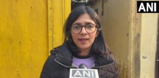 दिल्ली महिला आयोग की अध्यक्ष स्वाति मालीवाल को 10-15 मीटर तक कार से घसीटा, AIIMS के पास नशे में धुत ड्राइवर ने की बदसलूकी Swati Maliwal chairperson of DCW