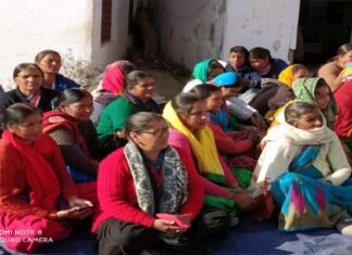 चौबट्टाखाल तहसील क्षेत्र में गुलदार का आतंक जारी, महिलाओं ने बाजार बंद कराकर दिया धरना