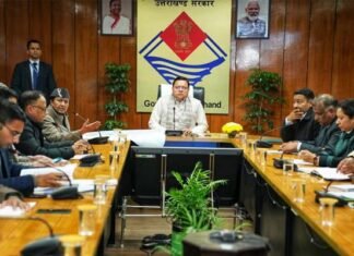 जोशीमठ में भू-धंसाव पर सीएम धामी ने ली हाई लेवल मीटिंग, संकटग्रस्त परिवारों के पुनर्वास की वैकल्पिक व्यवस्था सुनिश्चित करने के दिये निर्देश CM Dhami high level meeting on landslide in Joshimath